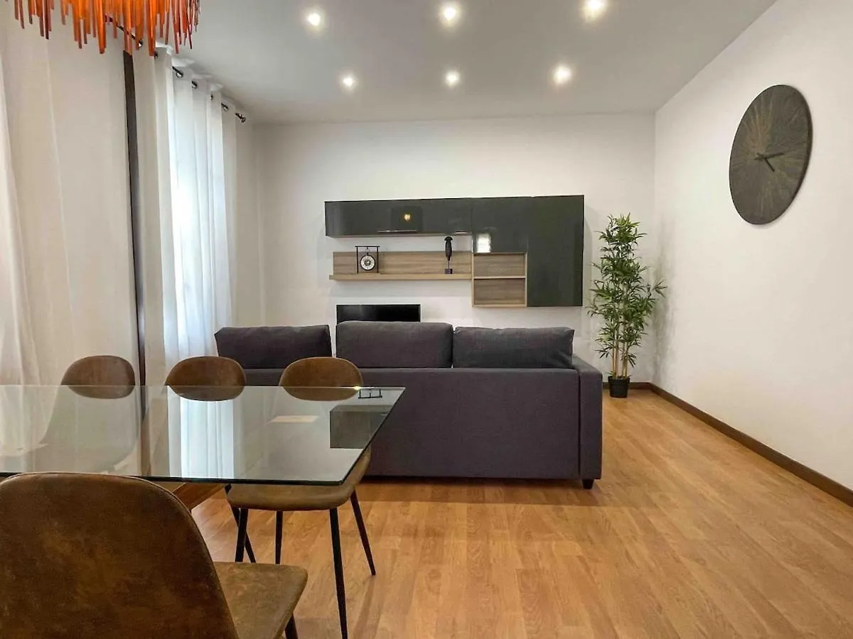 Hostourist Fira Plaza Espana 3 Rooms Barcelona